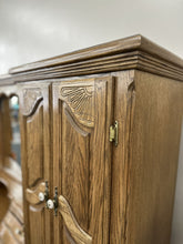 Load image into Gallery viewer, Oak Bed