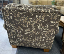 Load image into Gallery viewer, Occasional Chair