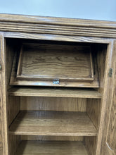 Load image into Gallery viewer, Oak Bed