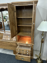 Load image into Gallery viewer, Oak Bed