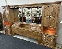 Load image into Gallery viewer, Oak Bed