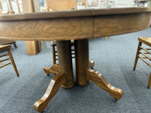 Load image into Gallery viewer, Table