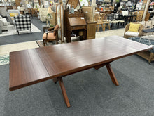 Load image into Gallery viewer, Pier One Table