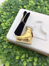 Load image into Gallery viewer, Estee Lauder Pleasures Ice Skate Compact NEW! IN BOX
