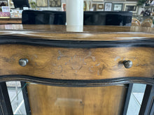 Load image into Gallery viewer, Cabinet
