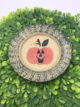 Load image into Gallery viewer, Pumpkin Plate 7" Three Rivers Pottery
