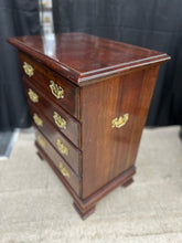 Load image into Gallery viewer, Thomasville Nightstand
