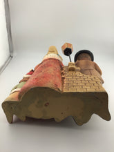 Load image into Gallery viewer, Family 4 Carolers Lamp post Japan 11x8"
