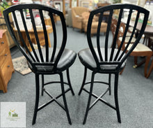 Load image into Gallery viewer, Stool
