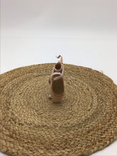 Load image into Gallery viewer, Just The Right Shoe En Pointe Ballet Slipper Raine Pink
