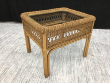 Load image into Gallery viewer, End Table
