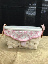 Load image into Gallery viewer, Longaberger Basket
