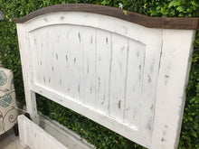 Load image into Gallery viewer, Bed
