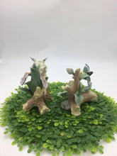 Load image into Gallery viewer, Set/2 Porcelain Hummingbirds
