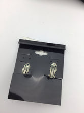 Load image into Gallery viewer, Earrings
