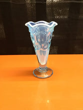 Load image into Gallery viewer, L.E. Smith Glass Co. Vase
