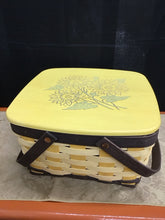 Load image into Gallery viewer, Longaberger Basket
