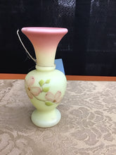 Load image into Gallery viewer, Fenton Glass Co. Decorative Misc.
