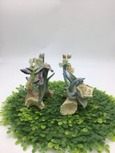 Load image into Gallery viewer, Set/2 Porcelain Hummingbirds

