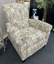 Load image into Gallery viewer, Recliner
