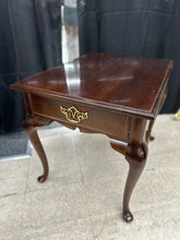 Load image into Gallery viewer, End Table
