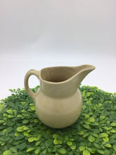 Load image into Gallery viewer, Alma City Dairy Assoc 5" Creamer Apples

