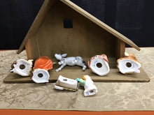 Load image into Gallery viewer, Hummel Holiday Decor
