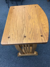 Load image into Gallery viewer, Oak End Table
