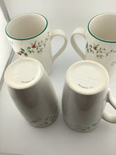Load image into Gallery viewer, Set/4 Winterberry Latte Mugs 6 1/4"
