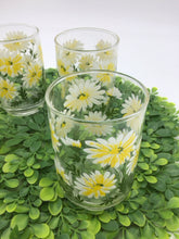 Load image into Gallery viewer, White Daisy Embossed Floral Tumbler Glasses
