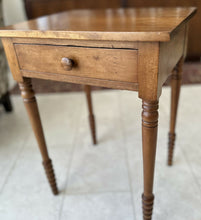 Load image into Gallery viewer, Table
