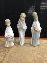 Load image into Gallery viewer, Holiday Decor
