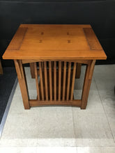 Load image into Gallery viewer, End Table
