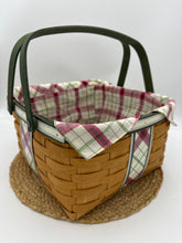 Load image into Gallery viewer, Longaberger Basket
