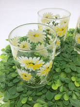 Load image into Gallery viewer, White Daisy Embossed Floral Tumbler Glasses
