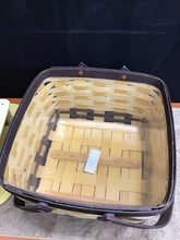 Load image into Gallery viewer, Longaberger Basket
