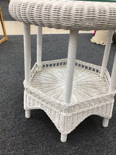 Load image into Gallery viewer, Table
