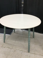 Load image into Gallery viewer, Table
