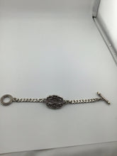 Load image into Gallery viewer, Mogul style baroque scroll toggle chain
