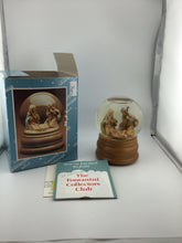 Load image into Gallery viewer, Fontanini Holy Family Snow Globe Musical O Holy Night Roman 1989 (BOX)
