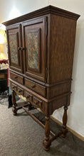 Load image into Gallery viewer, Cabinet
