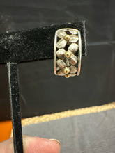 Load image into Gallery viewer, Earrings
