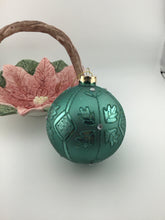 Load image into Gallery viewer, 2pc Omnibus Ceramic Poinsettia Basket w ORNAMENT (BOX)
