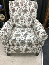 Load image into Gallery viewer, Smith Brothers Recliner
