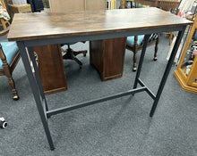 Load image into Gallery viewer, Table
