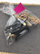 Load image into Gallery viewer, Figurine
