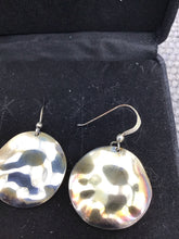Load image into Gallery viewer, Earrings
