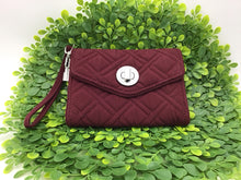 Load image into Gallery viewer, Vera Bradley Purse
