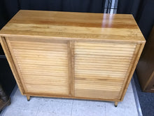 Load image into Gallery viewer, Cabinet
