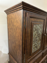 Load image into Gallery viewer, Cabinet

